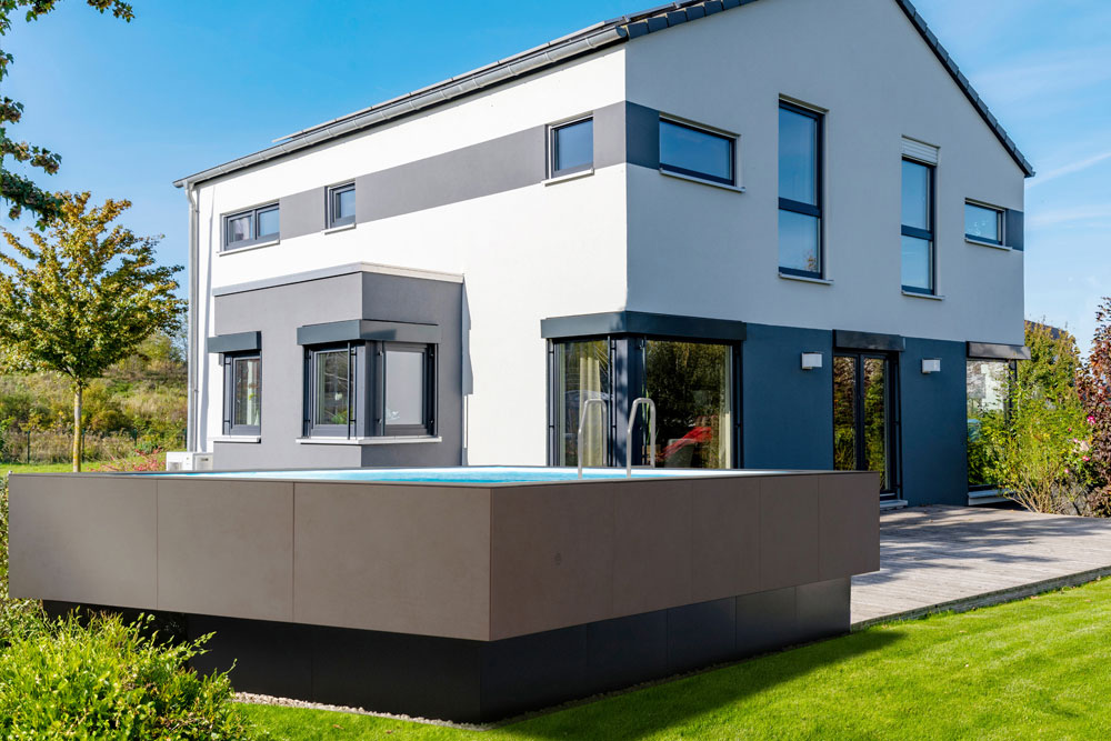 Piscina fuori terra rigida - rivestimento in lastre ceramiche