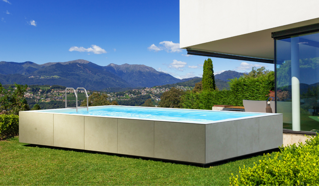 Piscina city design seminterrata